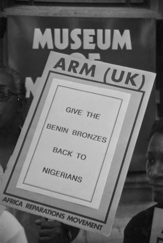 An archival document representing a Photographs of 6 page(s)